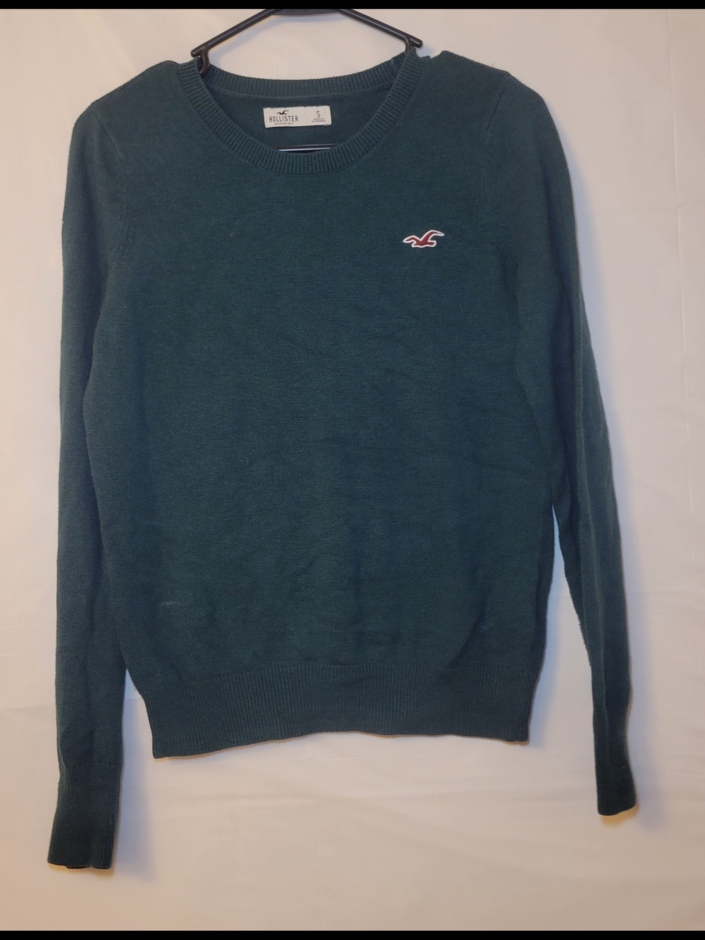 Hollister Men's Dark Green Crewneck Sweater